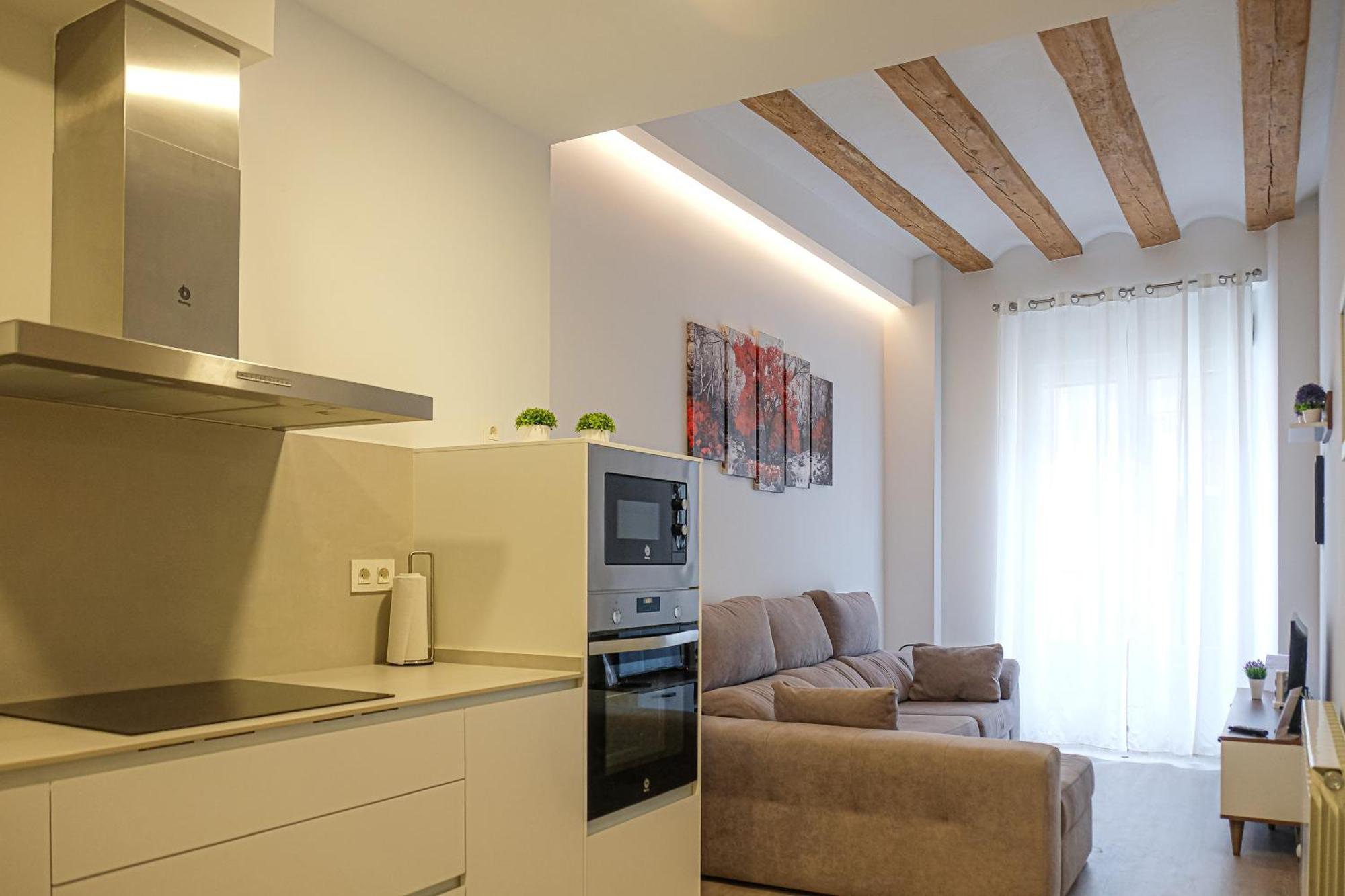 Welcoming Old Town Apartment