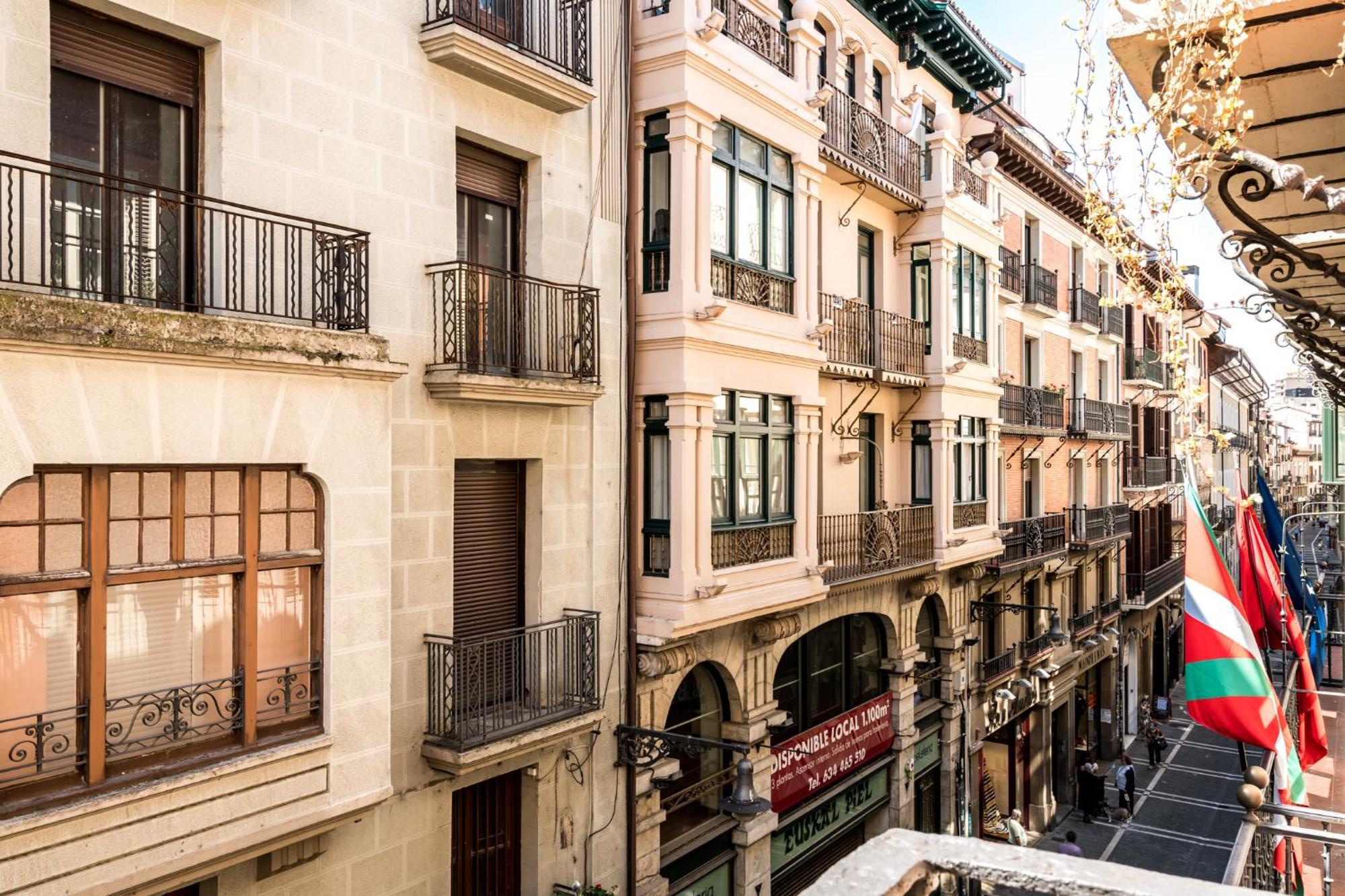 Welcoming Old Town Apartment *